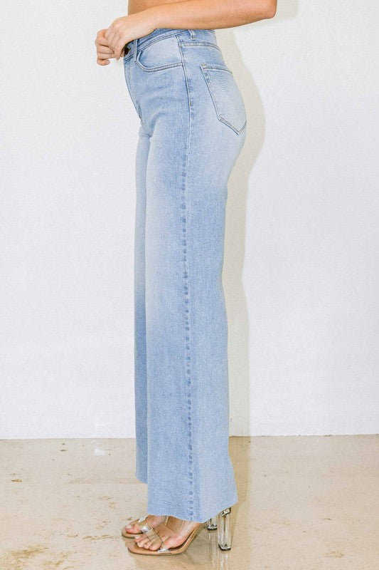 VIBRANT HIGH RISE NON-DISTRESSED WIDE JEANS